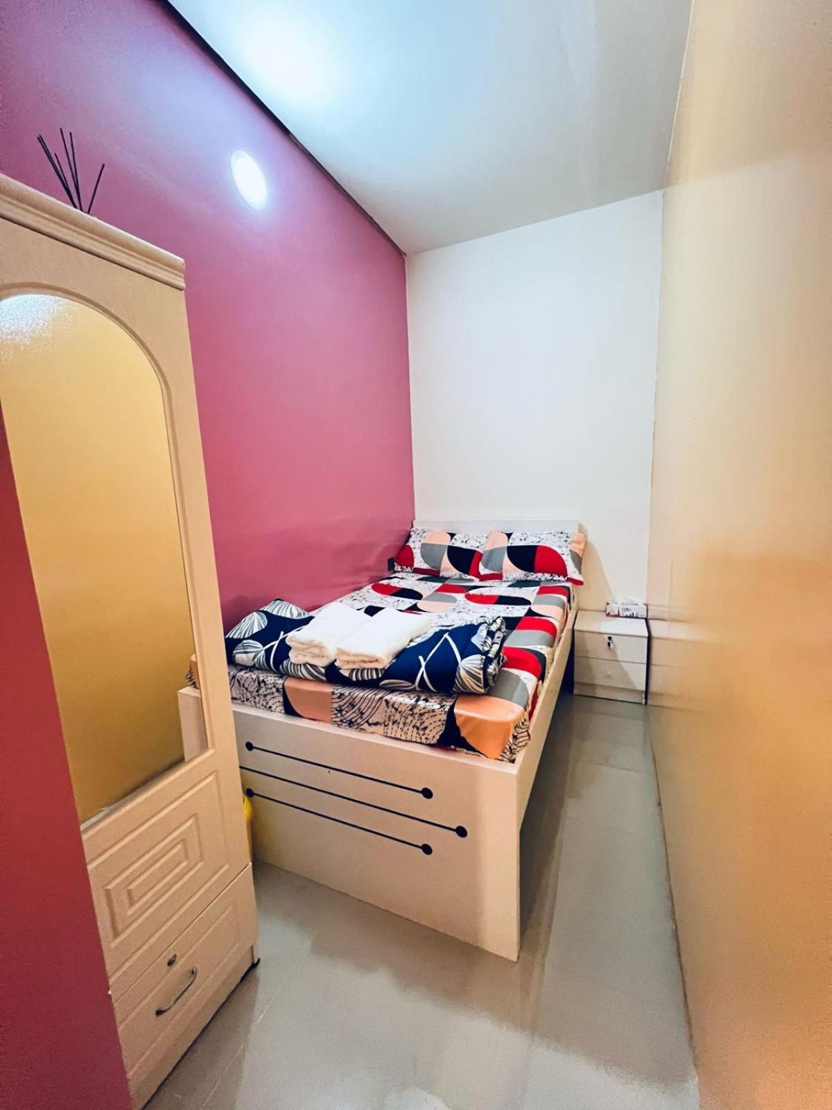 Moon Backpackers Burjman Exit 2, Family Partitions, Loft Partitions, Apartment Dubai Bagian luar foto